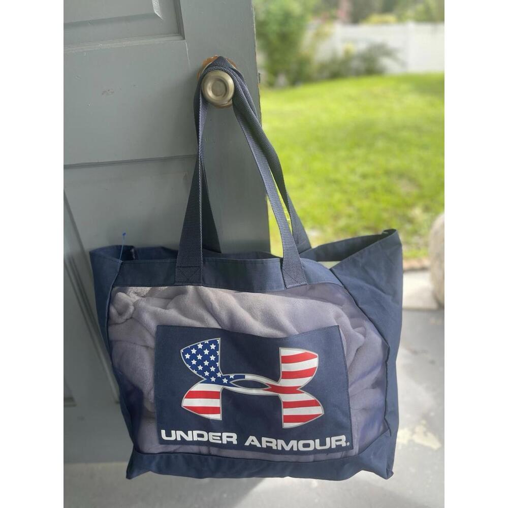 Under Armour Essentials Tote BAG  27 inch w shopping ,carry on, weekender blue